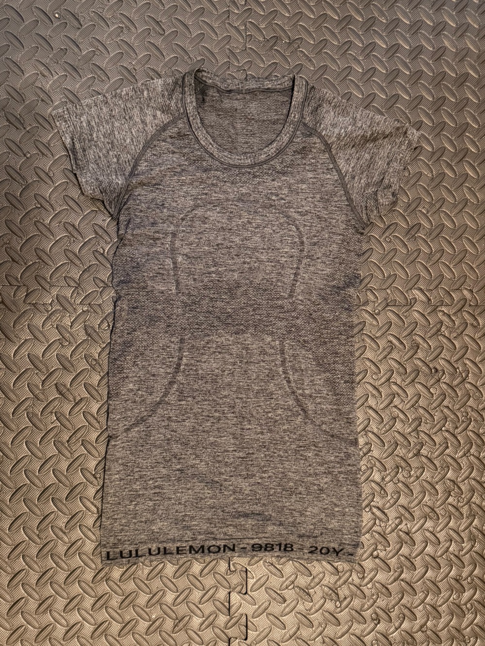 lululemon athletica Women's Short Sleeve Heather Gray Tee